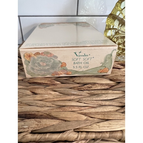 Vanda Soft Soft Bath Oil 5.5 fl oz‎ Vintage Brand New In Box - Picture 2 of 6